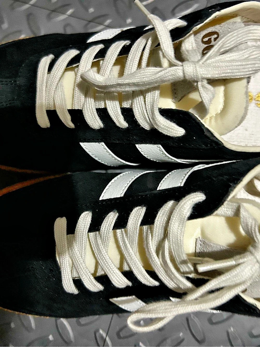 Gola Harrier Women's Black & White Sneakers